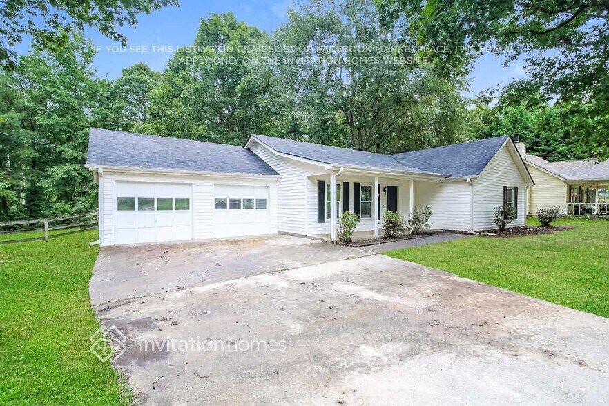 Building Photo - 2062 Red Rose Ln