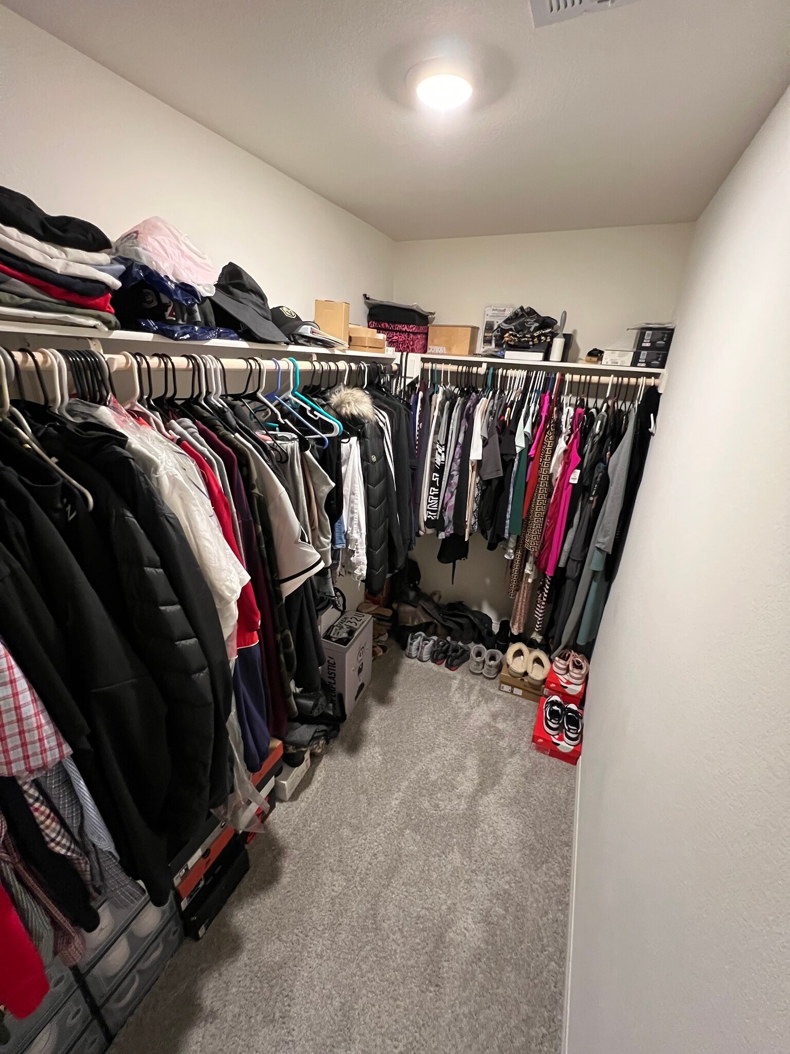 Master walk-in closet - 2658 Blizzard Blue Ct