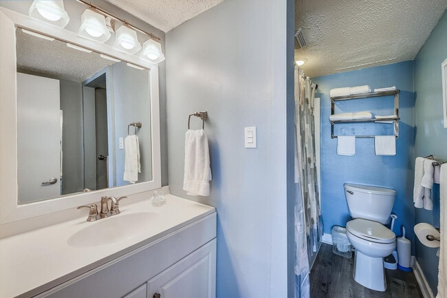 Building Photo - 23223 Front Beach Rd