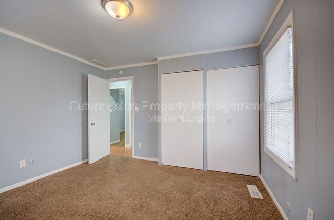 Building Photo - 1600 W Allen St