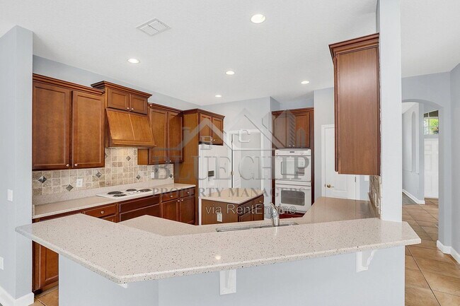 Building Photo - 10074 Iverson Dr