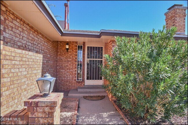 Building Photo - 11600 Casa View Dr