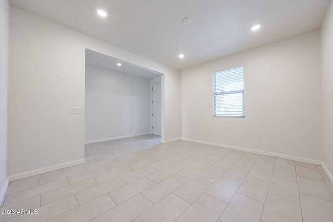 Building Photo - 14090 W Old Oak Ln