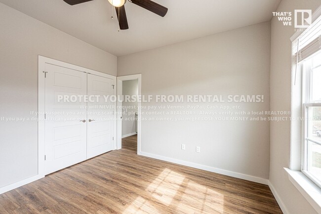 Building Photo - 3102 SW Garrison Ln