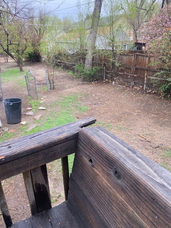 Building Photo - CHARMING 3 BED, 1 BATH HOME