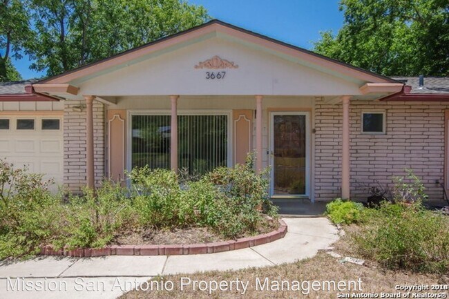 Building Photo - 3 br, 2 bath House - 3667 Versailles Dr.