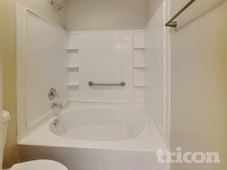 Building Photo - 843 Bitting Hall Cir