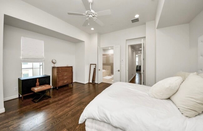 Building Photo - 15623 Broad St