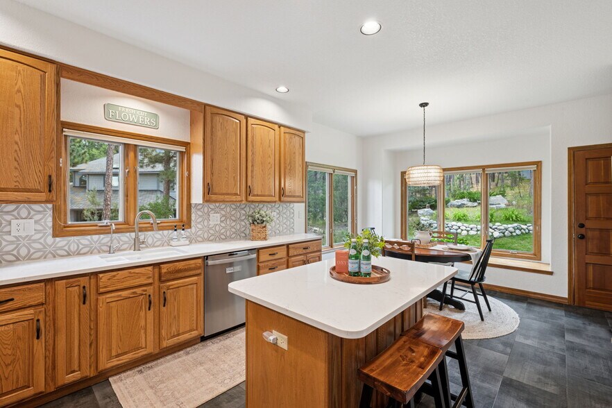 Building Photo - 235 Winding Meadow Way