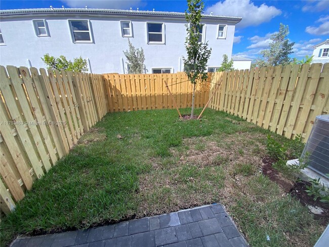 Building Photo - $2,449 16227 SW 292 St