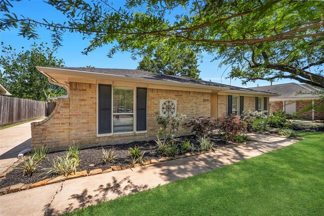 Building Photo - 1727 Shannon Valley Dr
