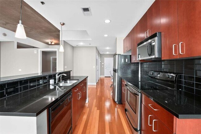 Building Photo - 44 Peachtree Pl NE