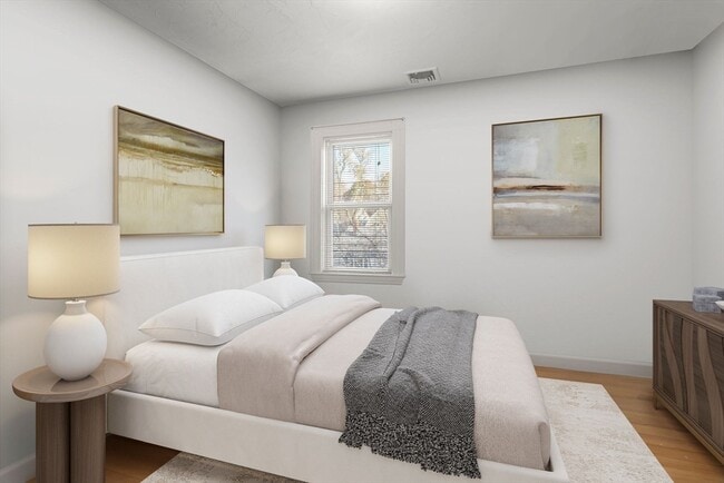 Building Photo - 8 Patrick St