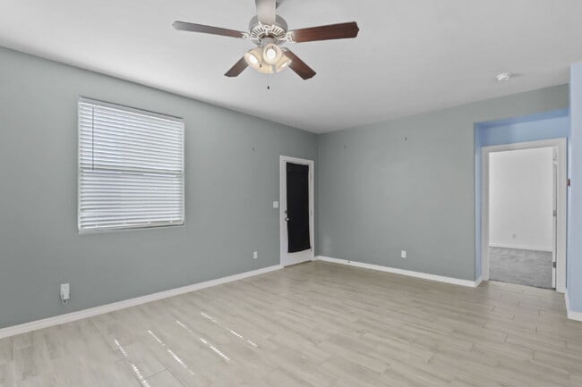 Building Photo - 4-Bed, 3.5-Bath Home in 79928