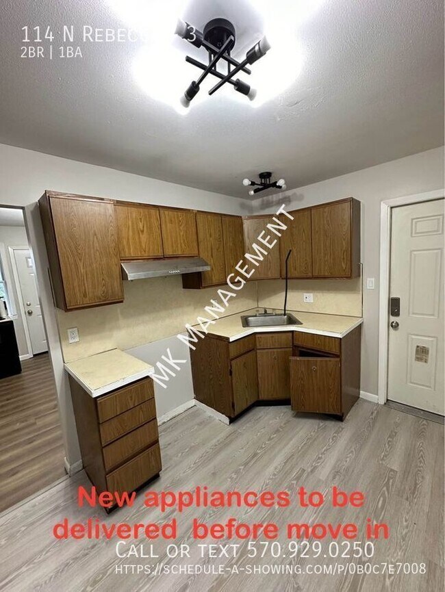 Primary Photo - 114 N Rebecca-3