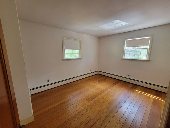 Building Photo - 26 Quisset Rd