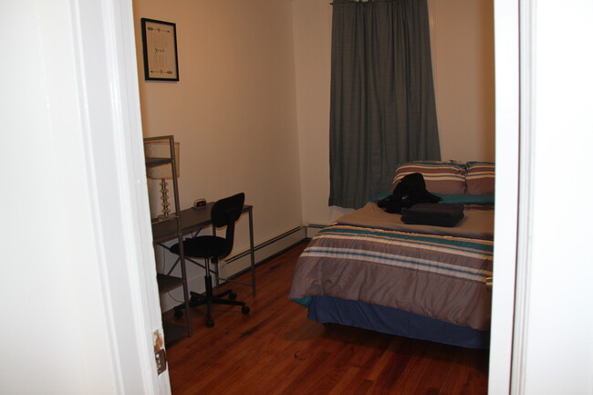 Building Photo - 143 Bleecker St