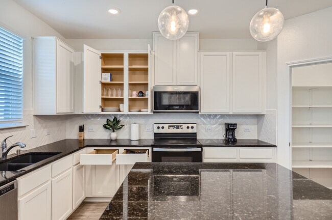 Building Photo - 2110 Goji Ln