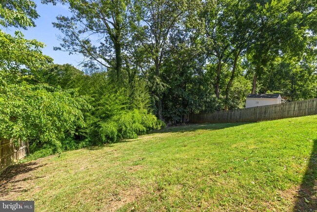 Building Photo - 345 Brown Ave