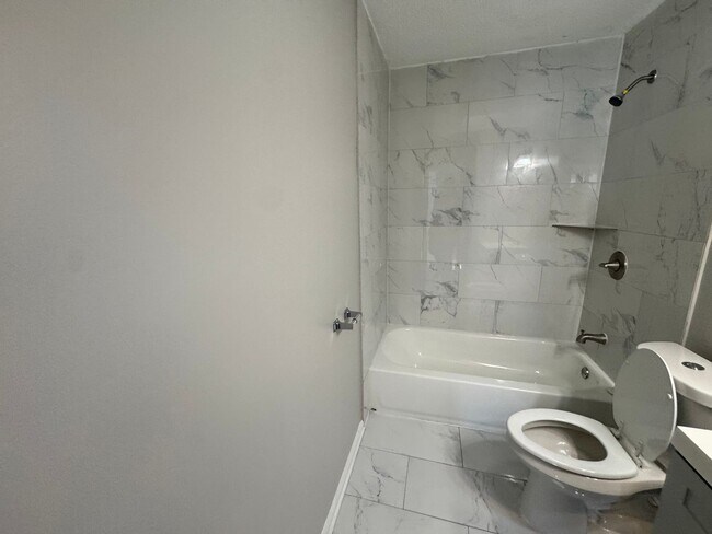 Building Photo - 3546 Christine Rd