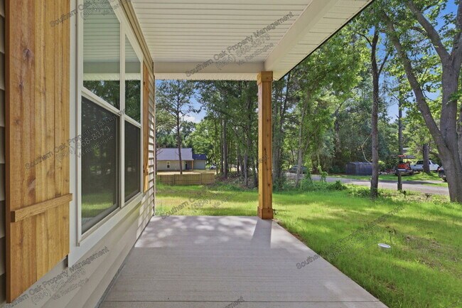 Building Photo - 209 Poplar Ln