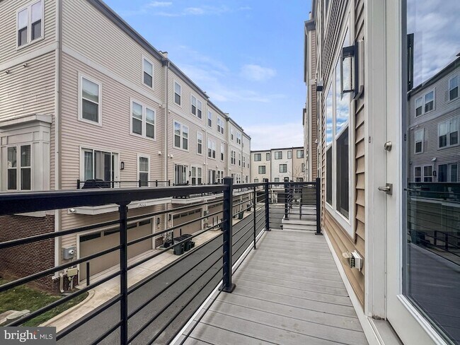 Building Photo - 14583 Lakestone Dr