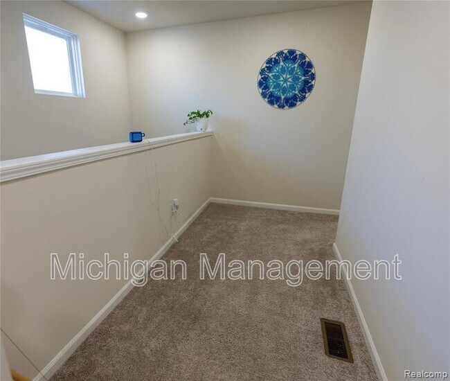 Building Photo - 1434 Superior Dr