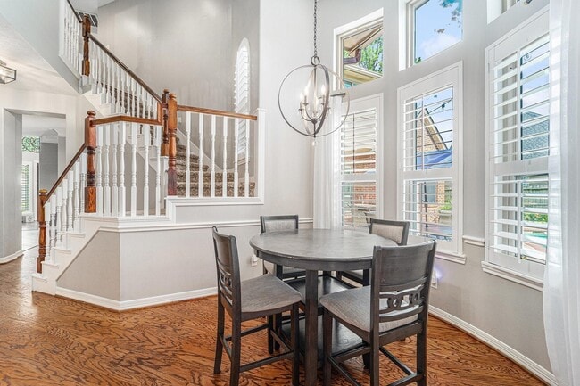 Building Photo - 13602 Springmint Dr