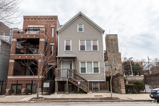 Building Photo - 2513 N Southport Ave