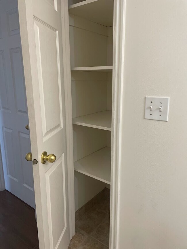 Building Photo - 3315 E Windhover Rd