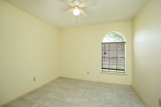 Building Photo - 8215 Summer Quail Dr