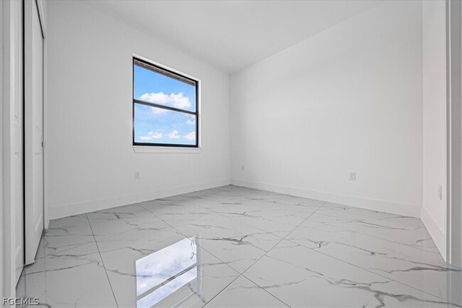 Building Photo - 3813 25th St SW