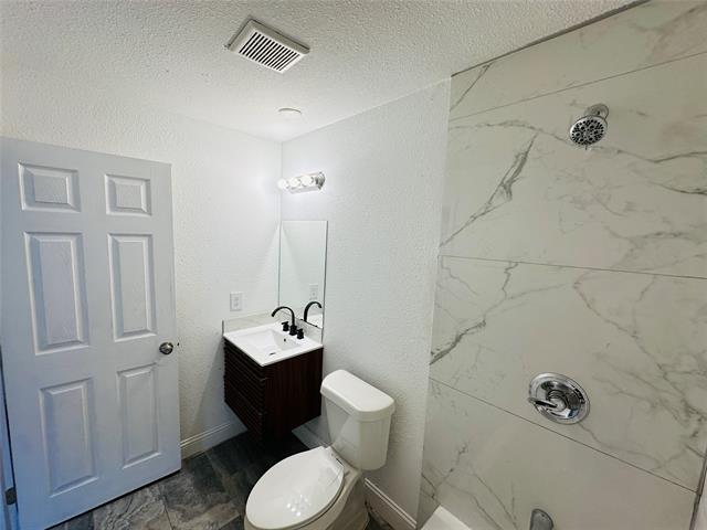 Building Photo - 2801 Ennis Ave