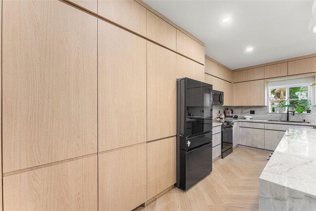 Building Photo - 11338 NW 33rd St