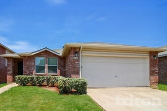 Building Photo - 6216 Thoroughbred Trail