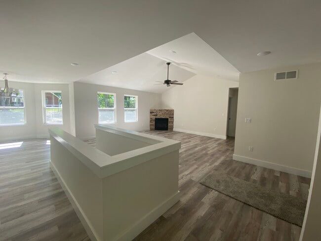 Building Photo - 9453 Shady Dr