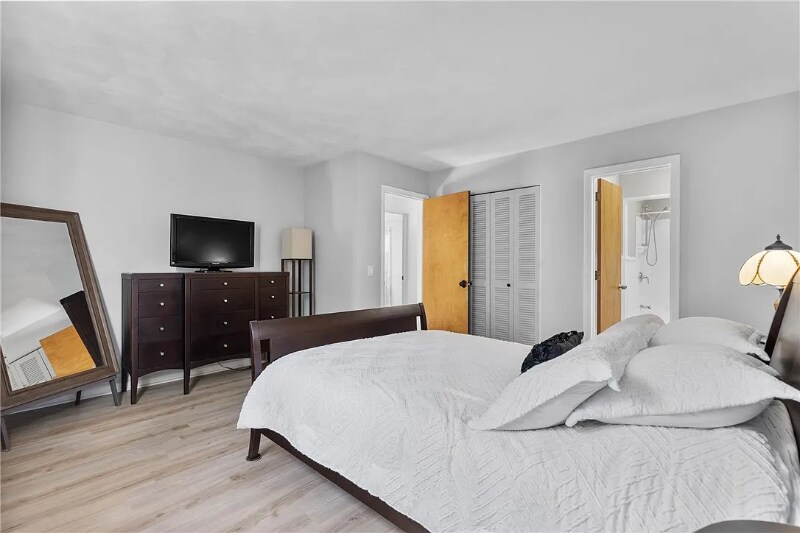 Building Photo - 178 S Main St