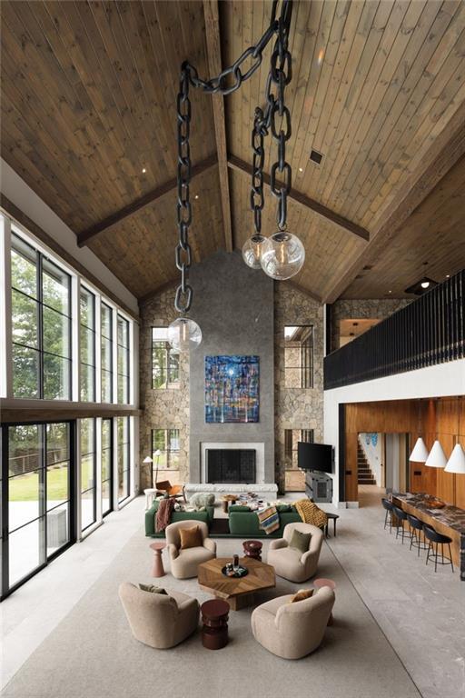 Building Photo - 725 Rocky Point Dr