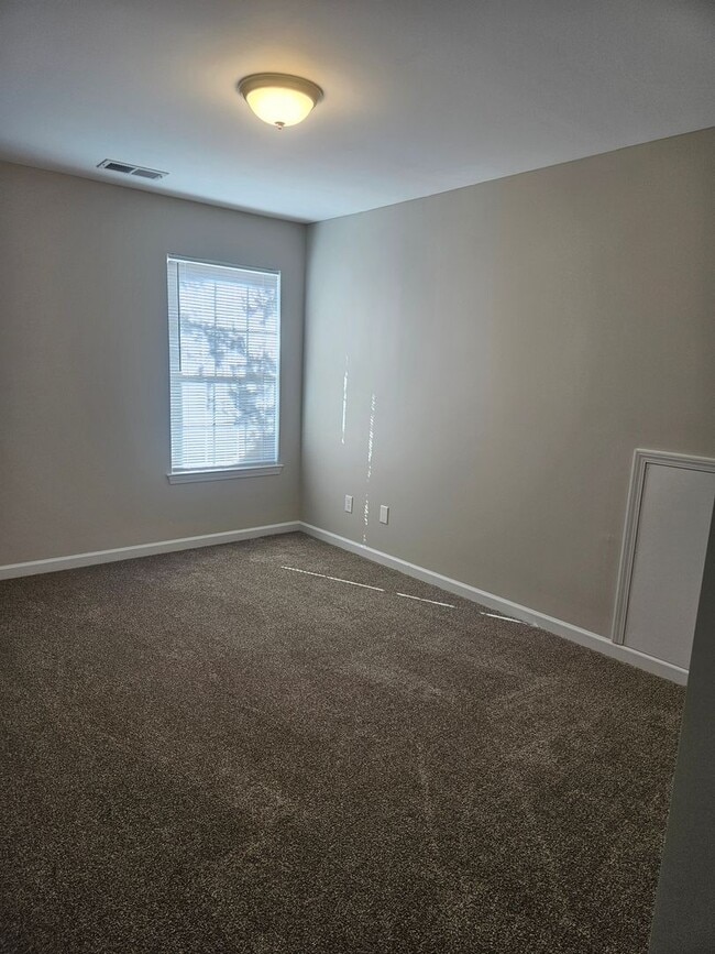 Building Photo - COMING SOON- MUST HAVE GOOD CREDIT!