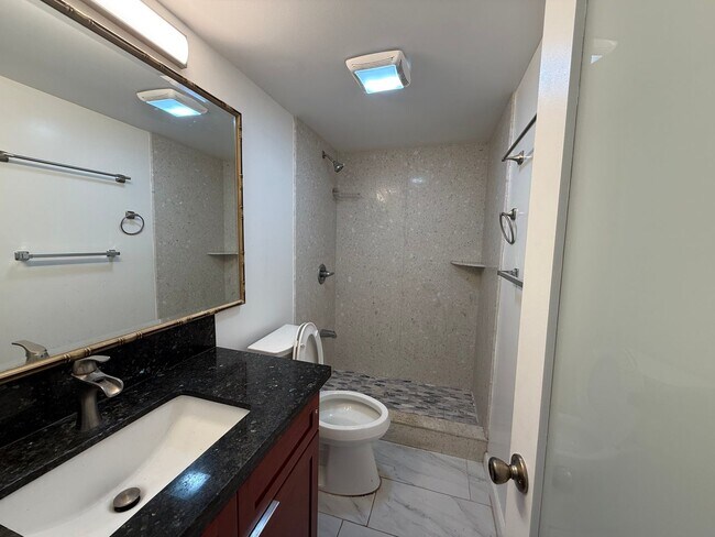 Building Photo - Iolani Terrace