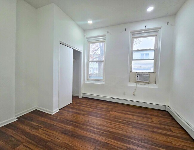 Building Photo - 209-211-211 48th St