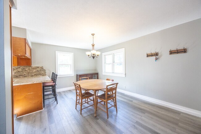 Building Photo - 52 East Ave