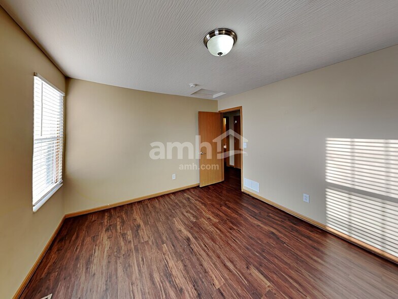 Building Photo - 8023 Crete Ln