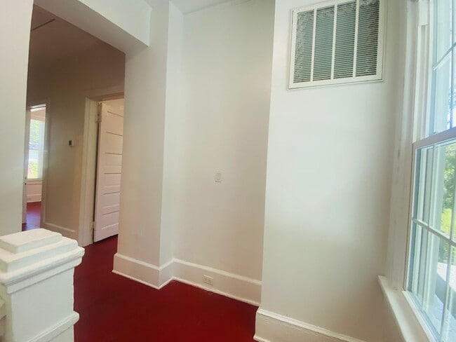 Building Photo - Old Shandon