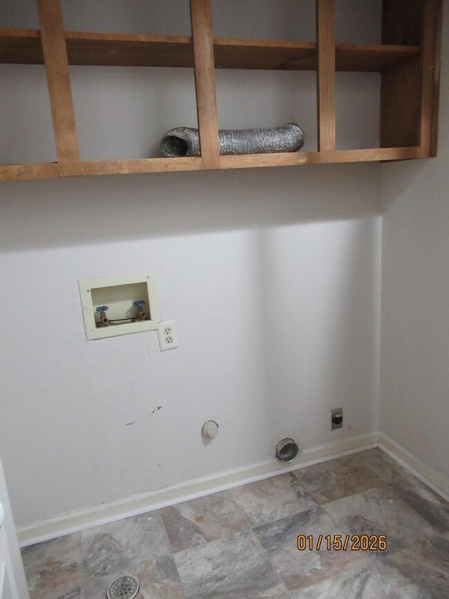 Building Photo - 174 Gertrude Dr