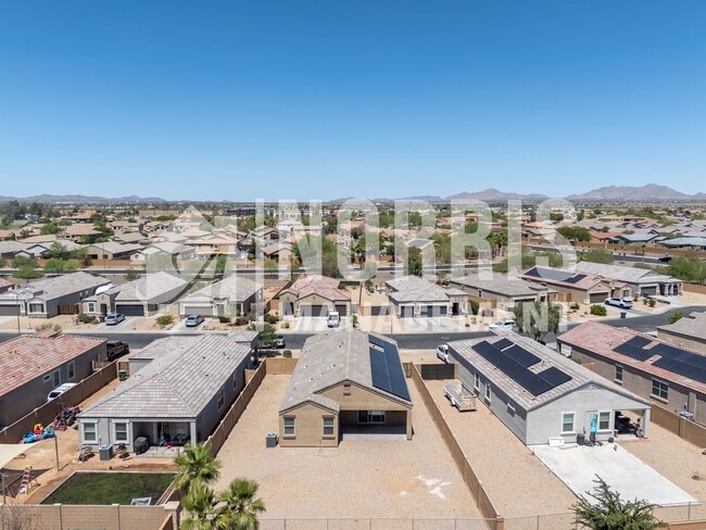 Building Photo - Low Maintenance Home Centrally Located