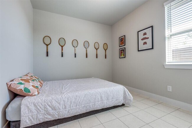 Building Photo - 2411 Ocean Key Dr