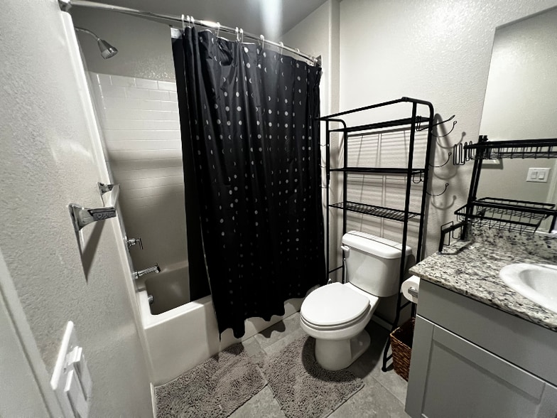 Building Photo - 7377 Dragonfruit Ave