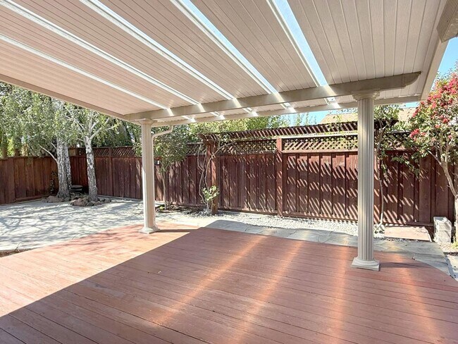 Building Photo - Highly upgraded ! Two Story Home With Prim...