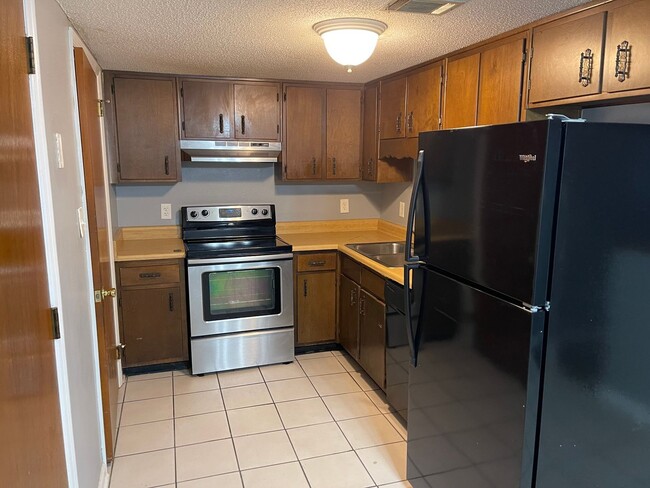 Building Photo - BOTANY TOWNHOMES